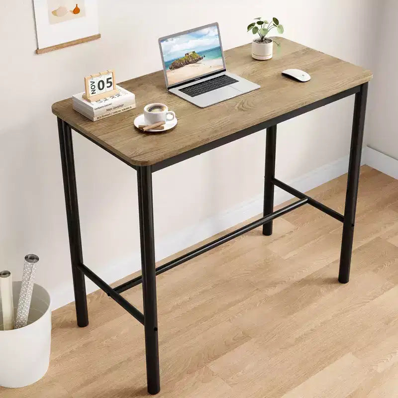 Scrivania rettangolare regolabile in altezza con telaio in metallo e ampio piano d'appoggio per ufficio, soggiorno o camera da letto