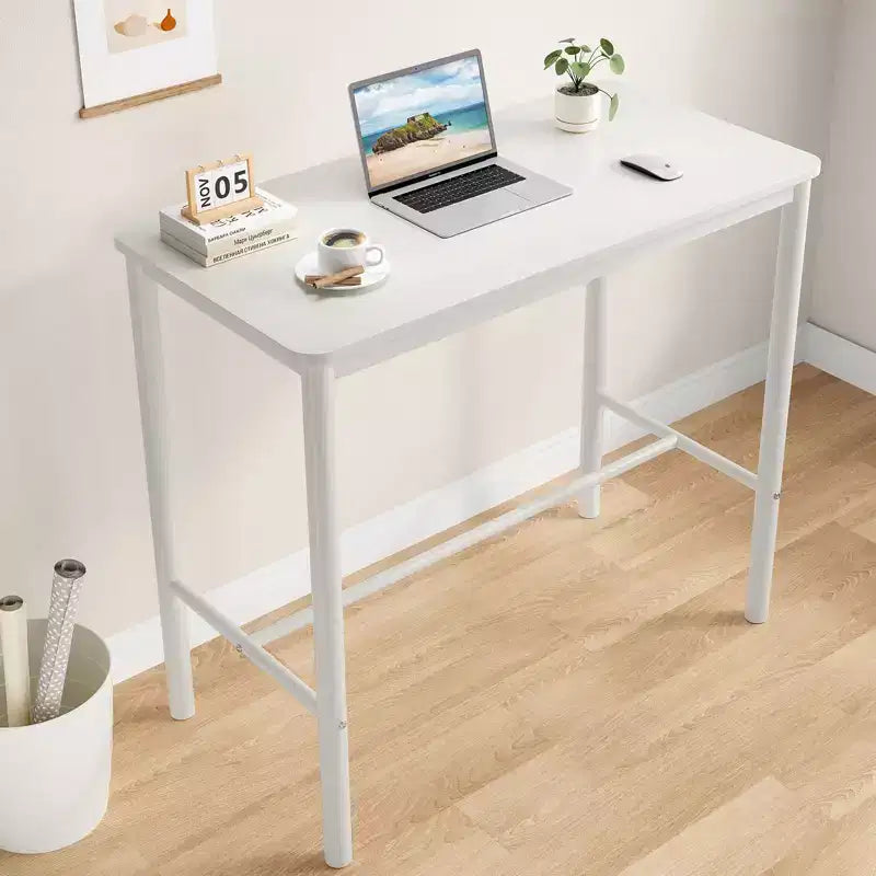 Scrivania rettangolare regolabile in altezza con telaio in metallo e ampio piano d'appoggio per ufficio, soggiorno o camera da letto